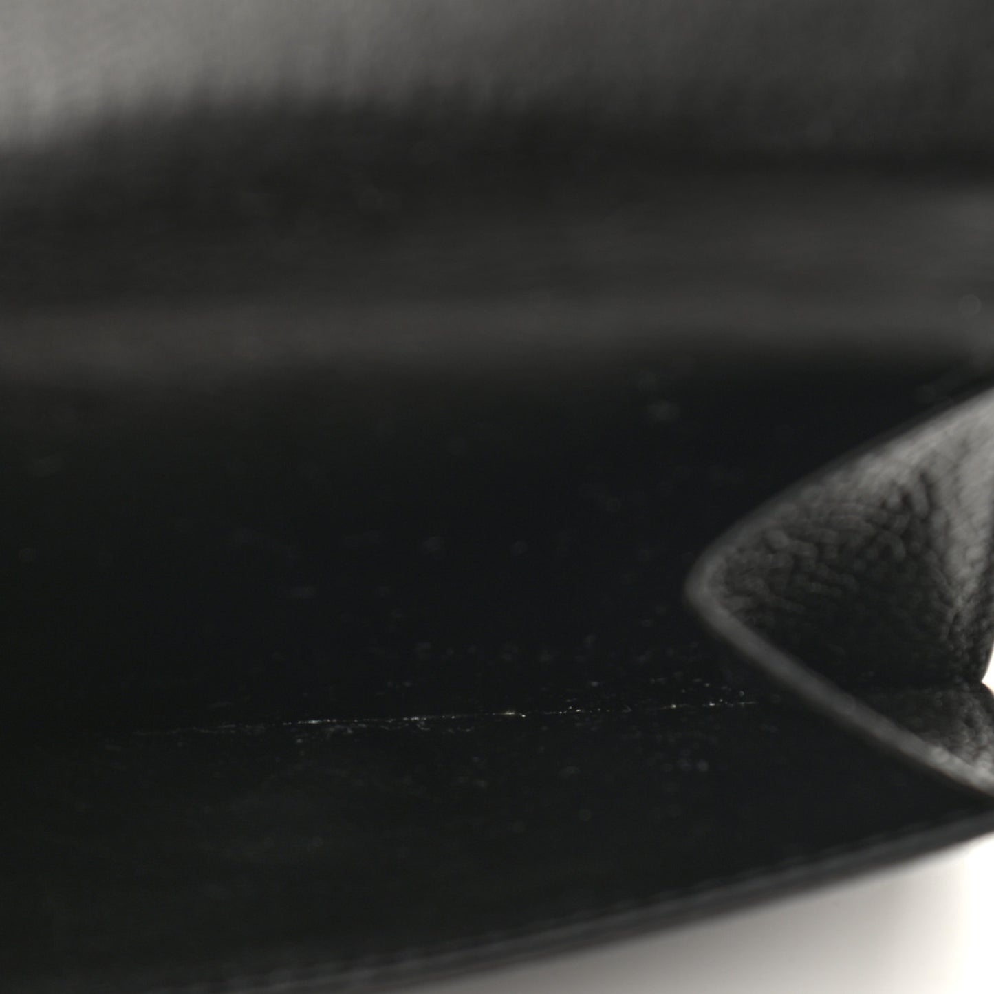 Grained Calfskin Logo Mini Cash Wallet On Chain Black White