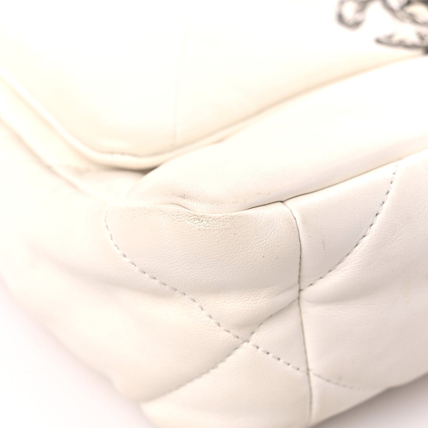Lambskin Quilted Medium Chanel 19 Flap White