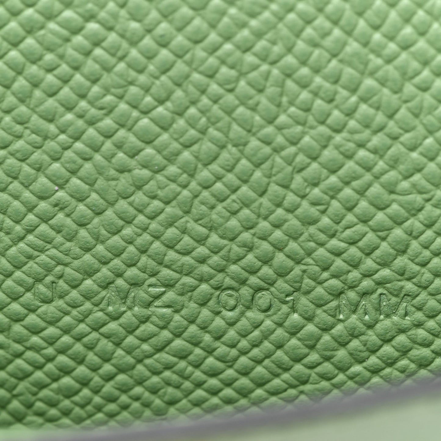 Epsom Kelly Pocket Compact Wallet Vert Criquet