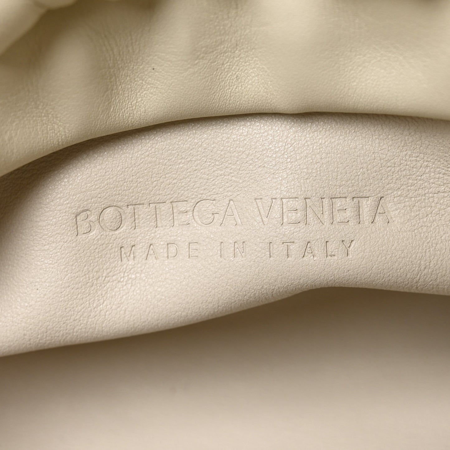 Calfskin The Pouch Chain Plaster