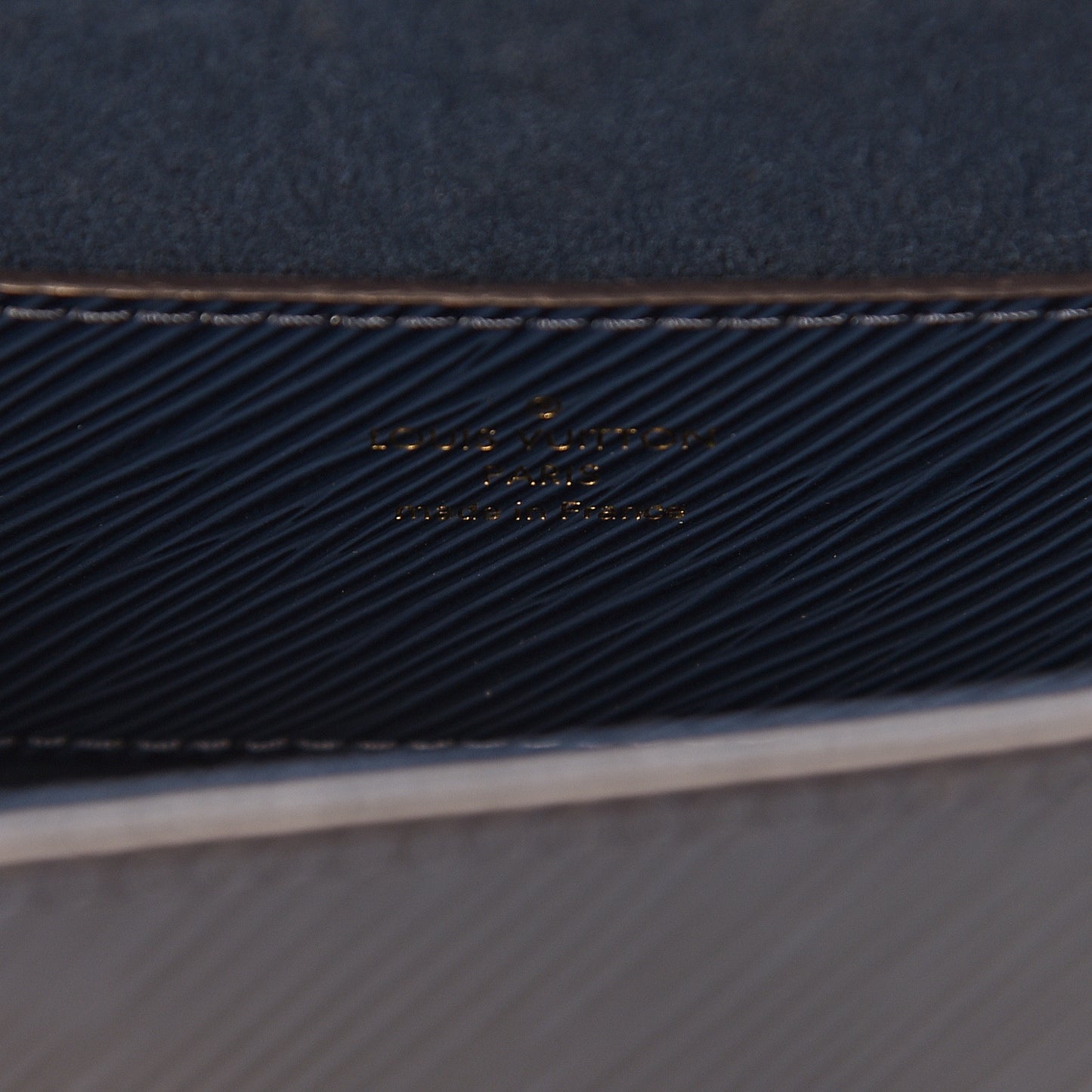 Epi Twist Shoulder Bag MM Indigo