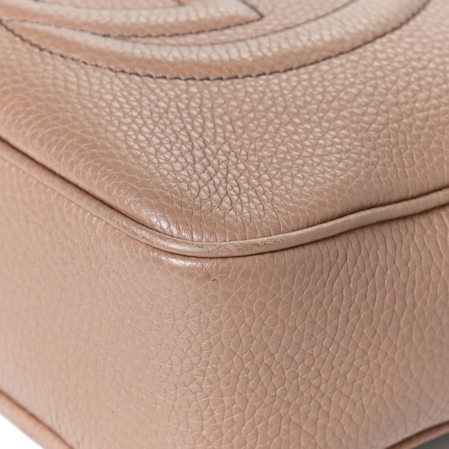 Gucci Pebbled Calfskin Small Soho Disco Bag Camelia 19 of 21