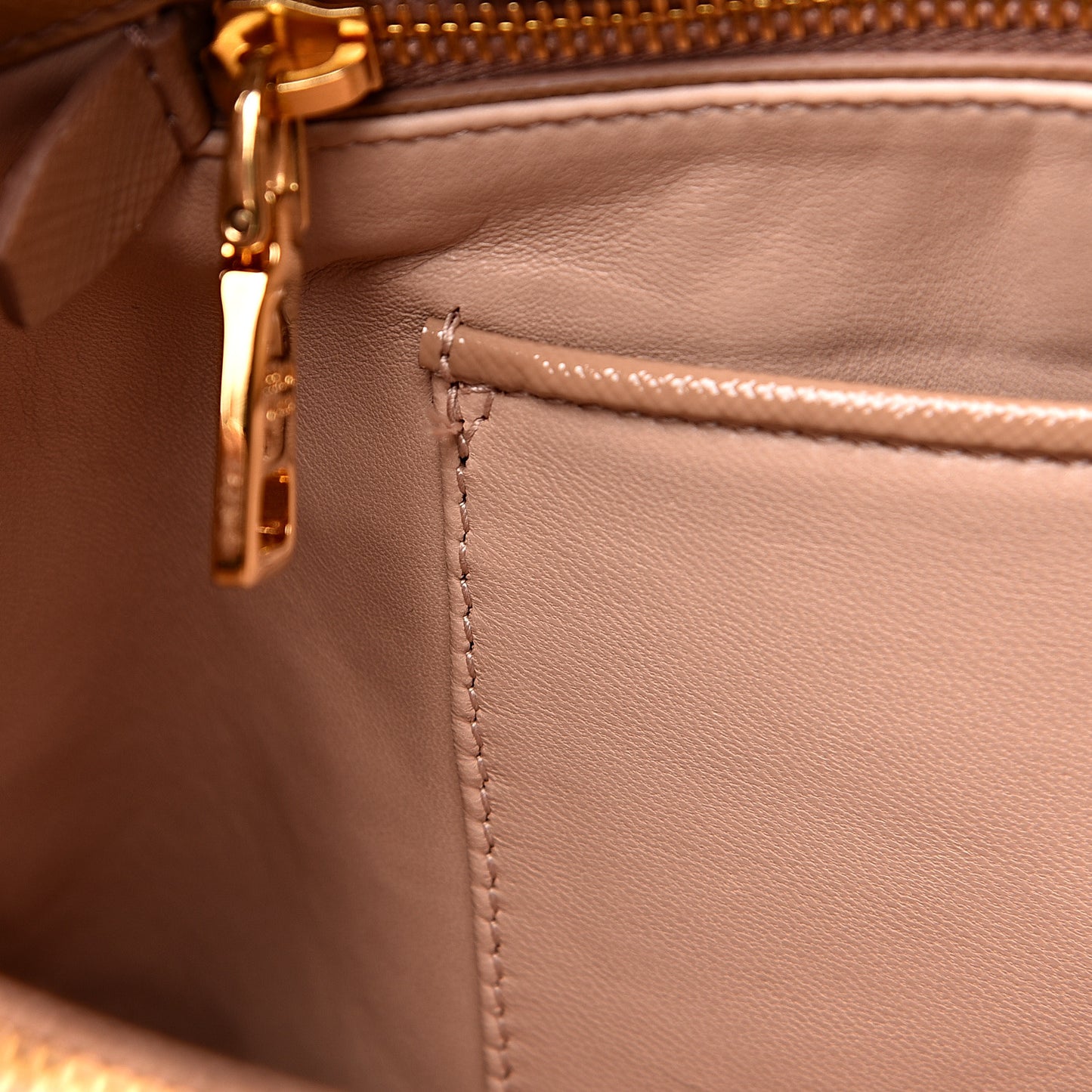Saffiano Vernice Top Handle Caramel