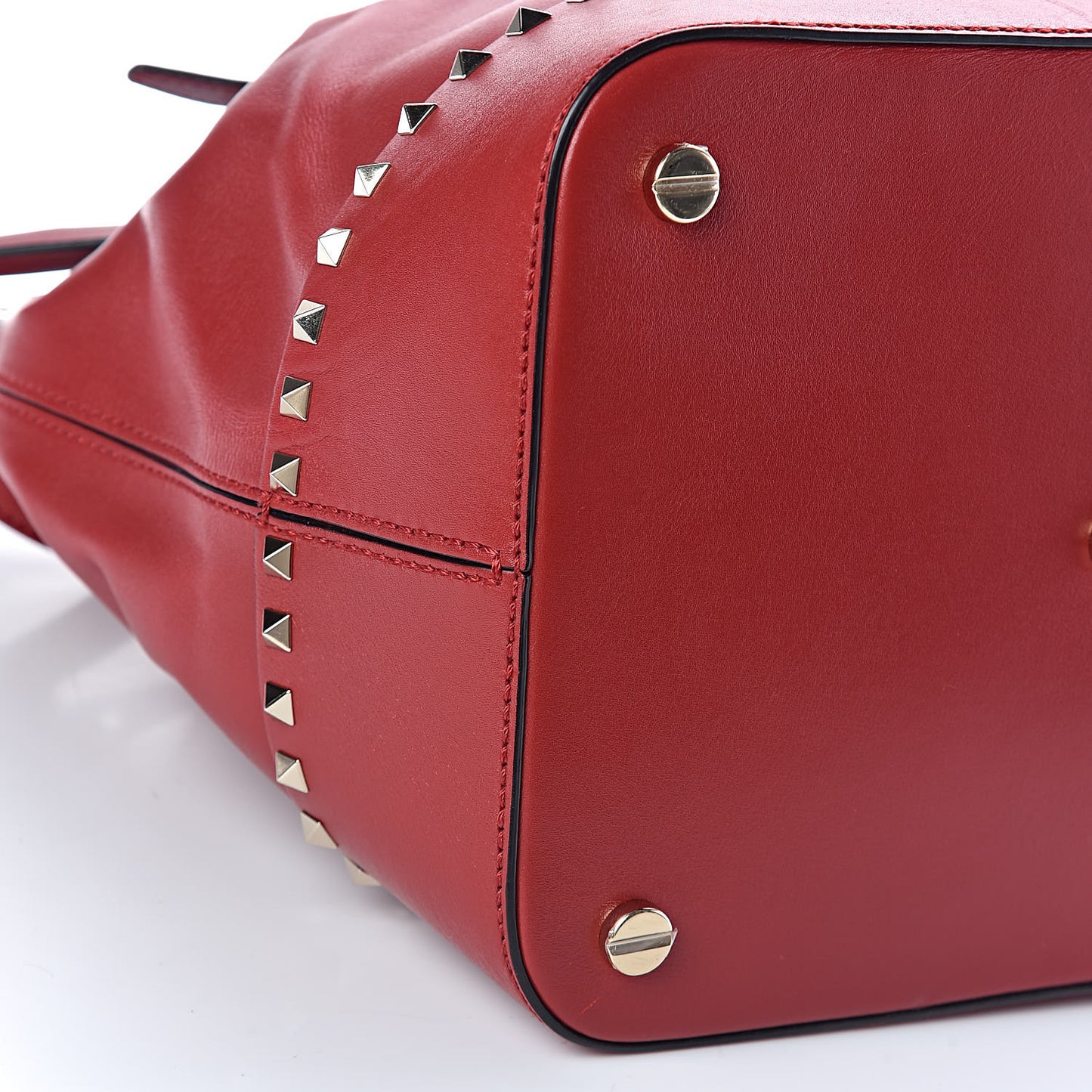 Calfskin Lovestud Bucket Rosso Valentino