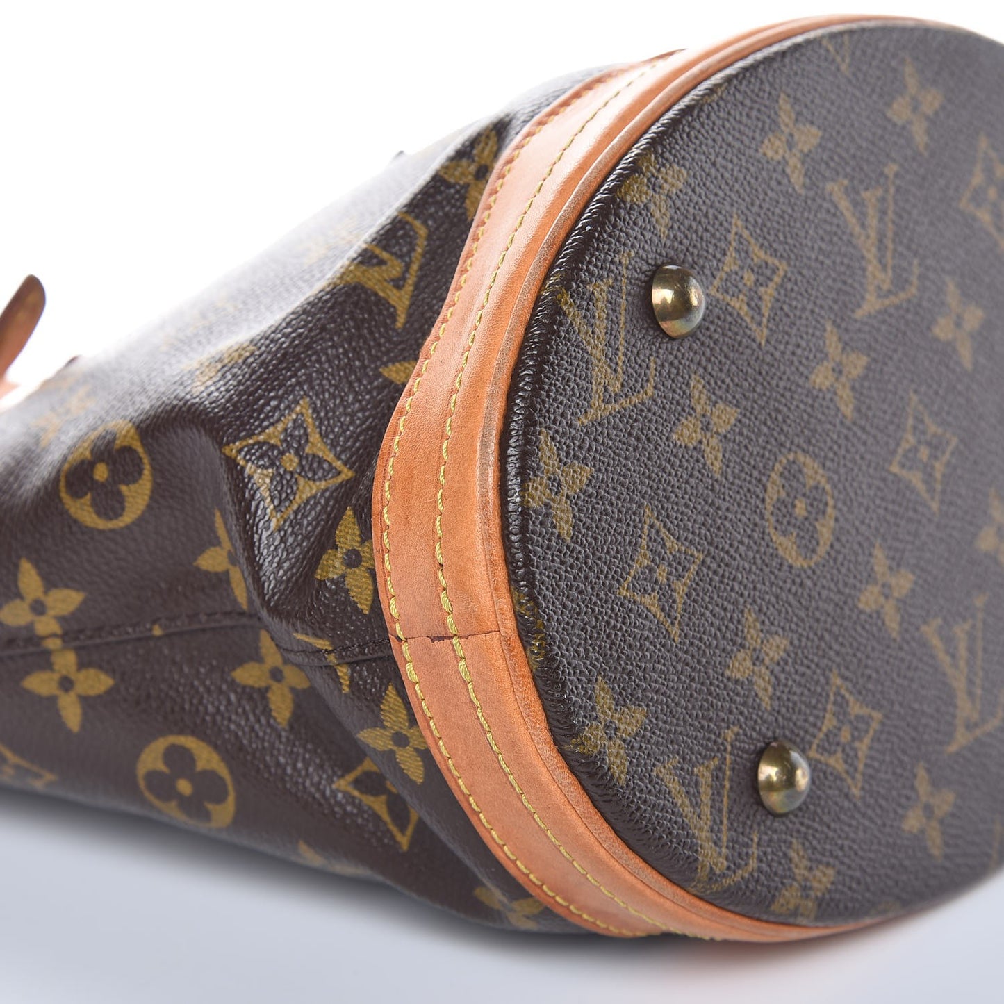 Monogram Petit Bucket 23