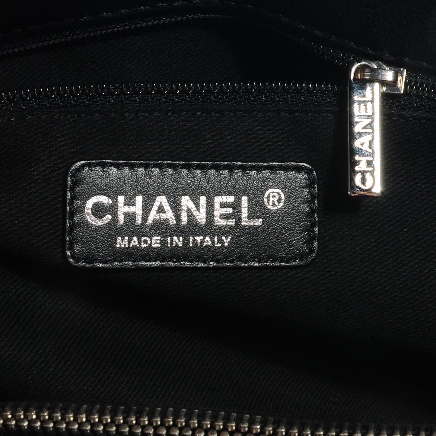 Caviar Grand Shopping Tote GST Black