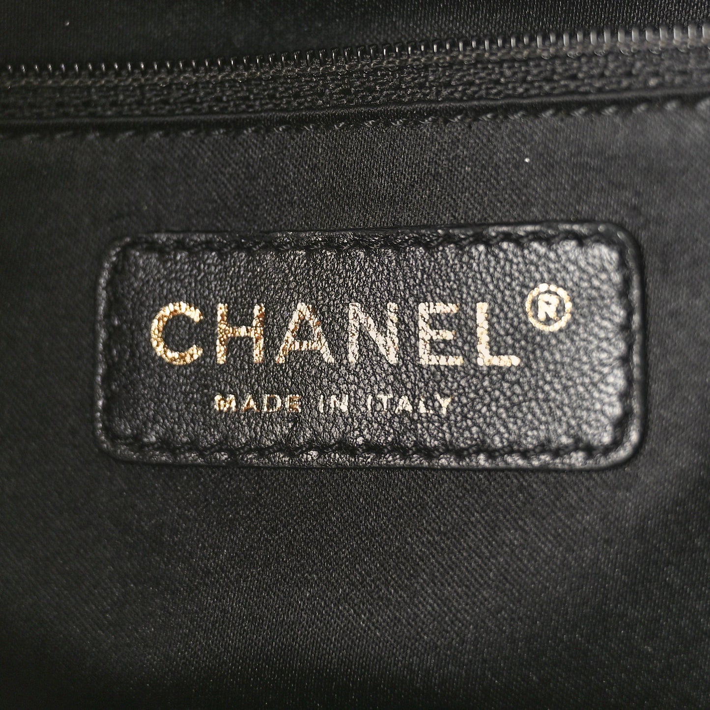 Caviar Quilted Petit Shopping Tote PST Black