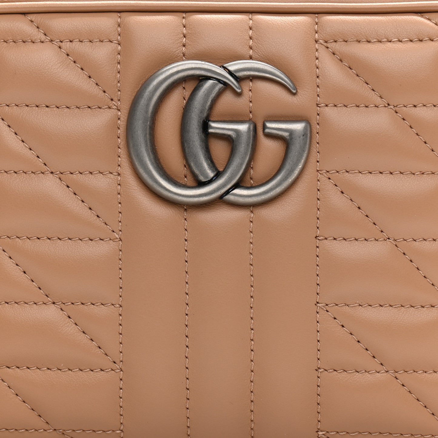 Calfskin Matelasse Aria Small GG Marmont Chain Shoulder Bag Camelia