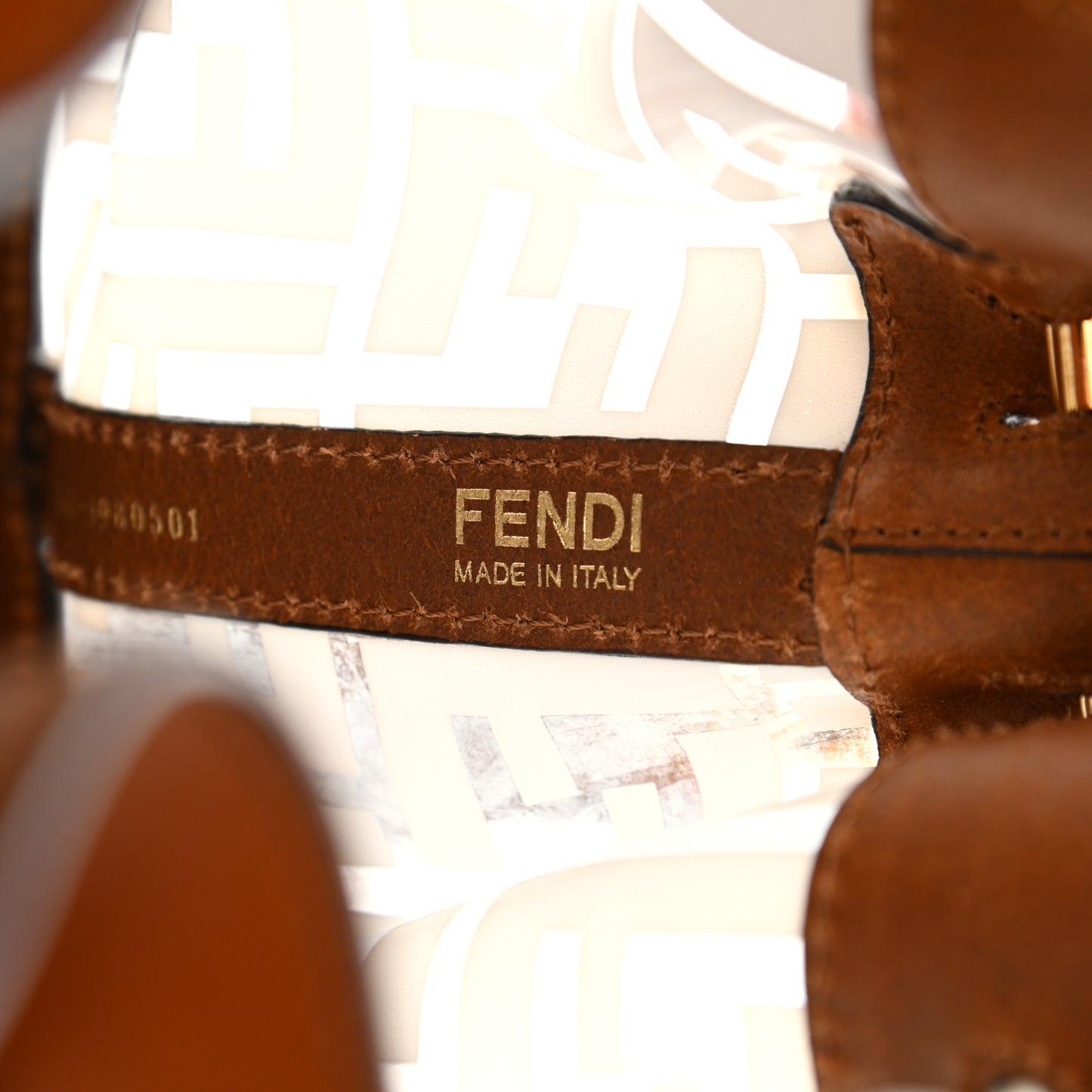 TPU FF Vitello Aura F is Fendi Grande Mon Tresor Bucket Bag White Cuoio