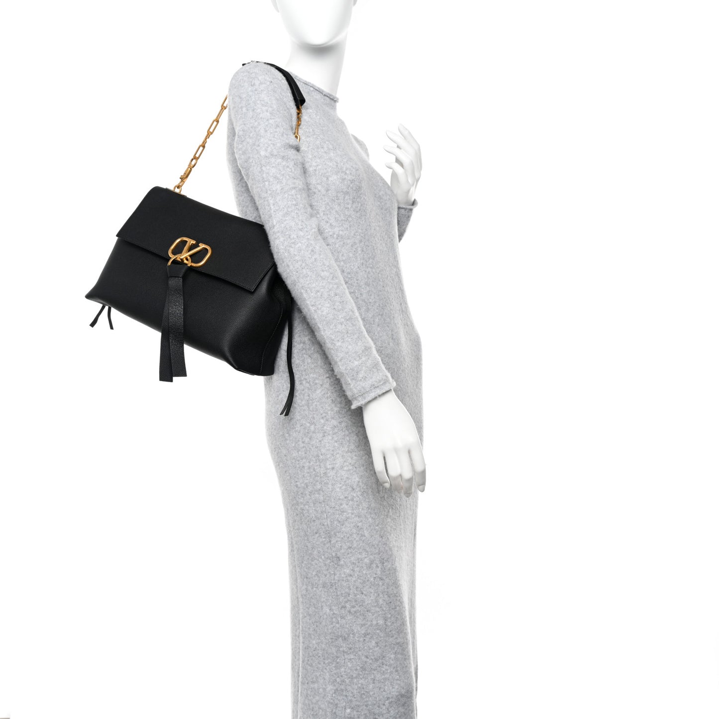 Pebbled Calfskin Medium VRing Chain Shoulder Bag Black