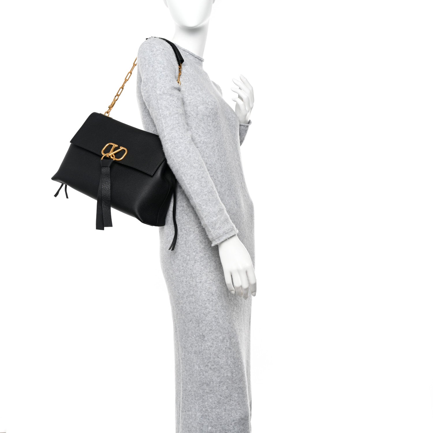 Valentino Garavani Pebbled Calfskin Medium VRing Chain Shoulder Bag Black 2 of 9