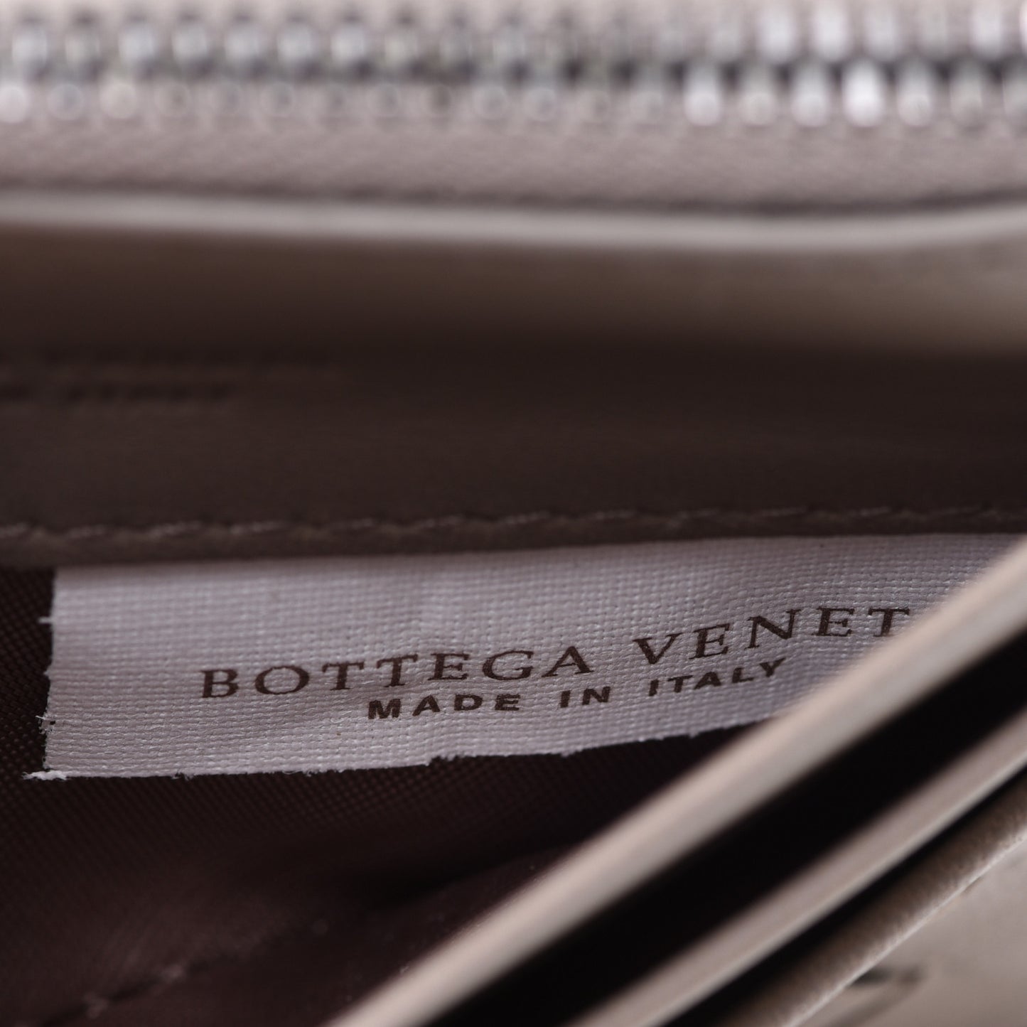 Calfskin Intrecciato Zip Card Holder Shadow