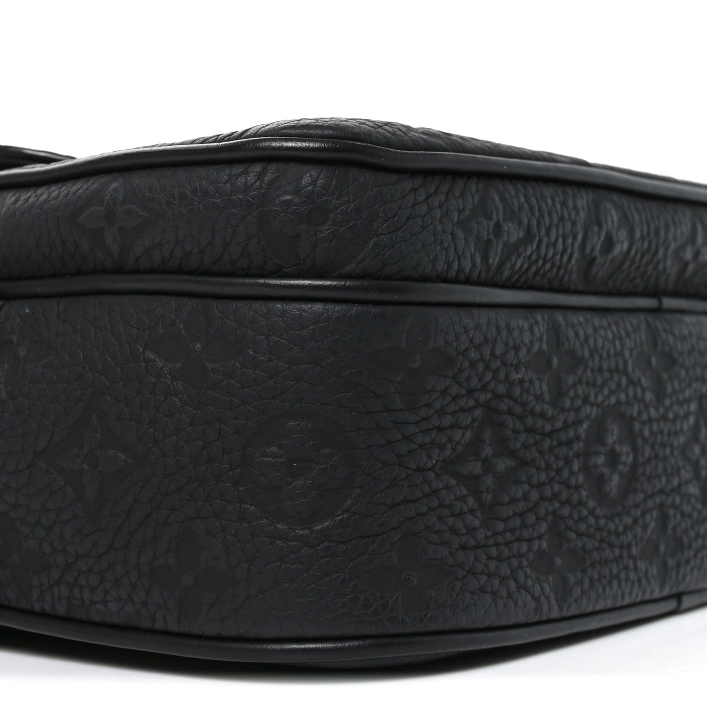 Taurillon Monogram S Lock Messenger Black