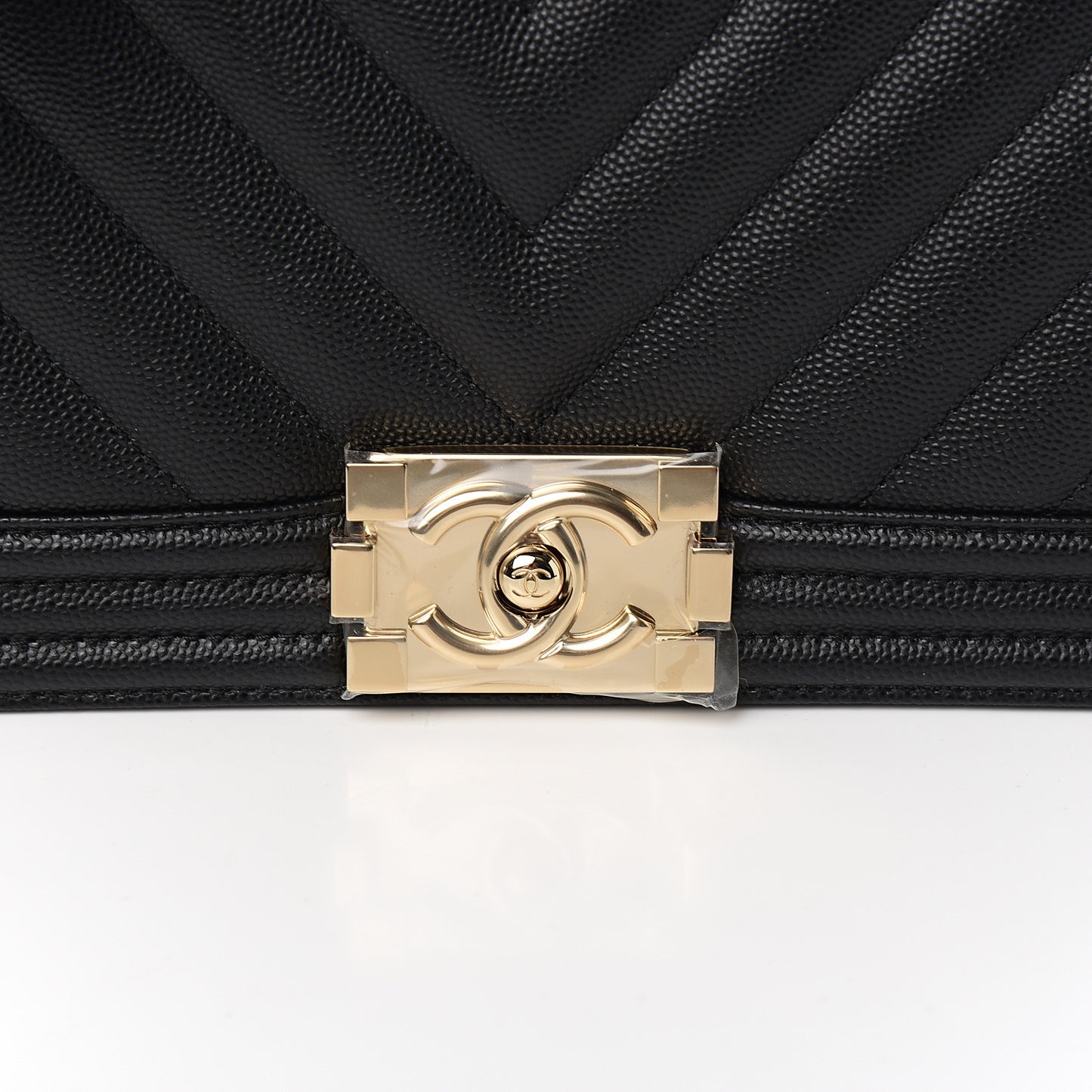 Caviar Chevron Quilted Medium Boy Flap Black