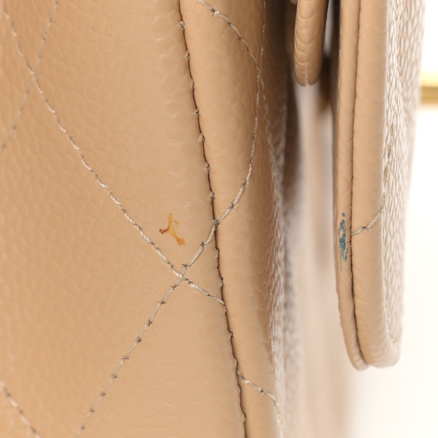 Caviar Quilted Jumbo Double Flap Beige Clair