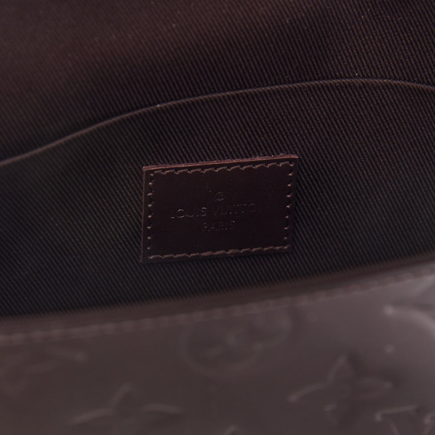Vernis Pochette Felicie Chain Wallet Amarante