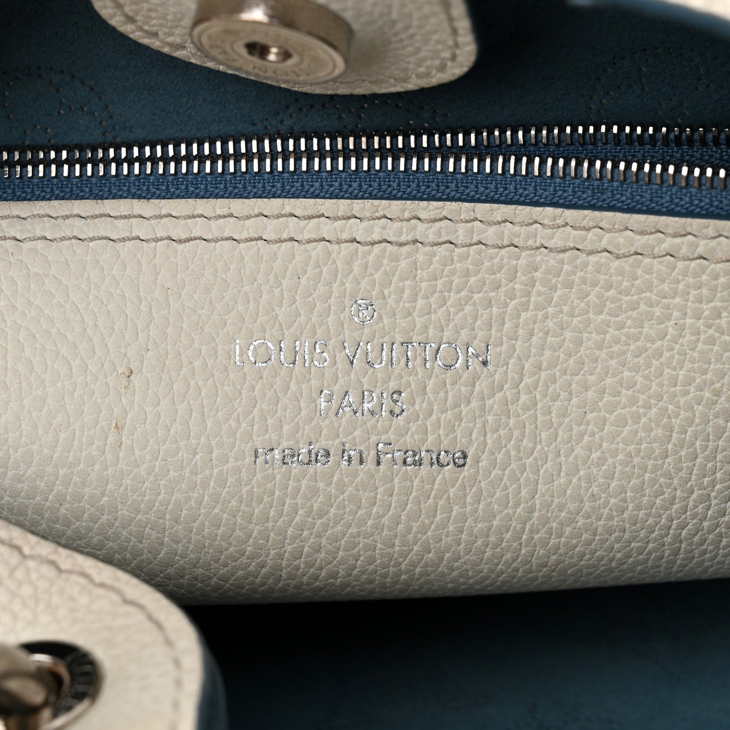 Louis Vuitton Mahina Carmel Hobo Snow 6 of 10
