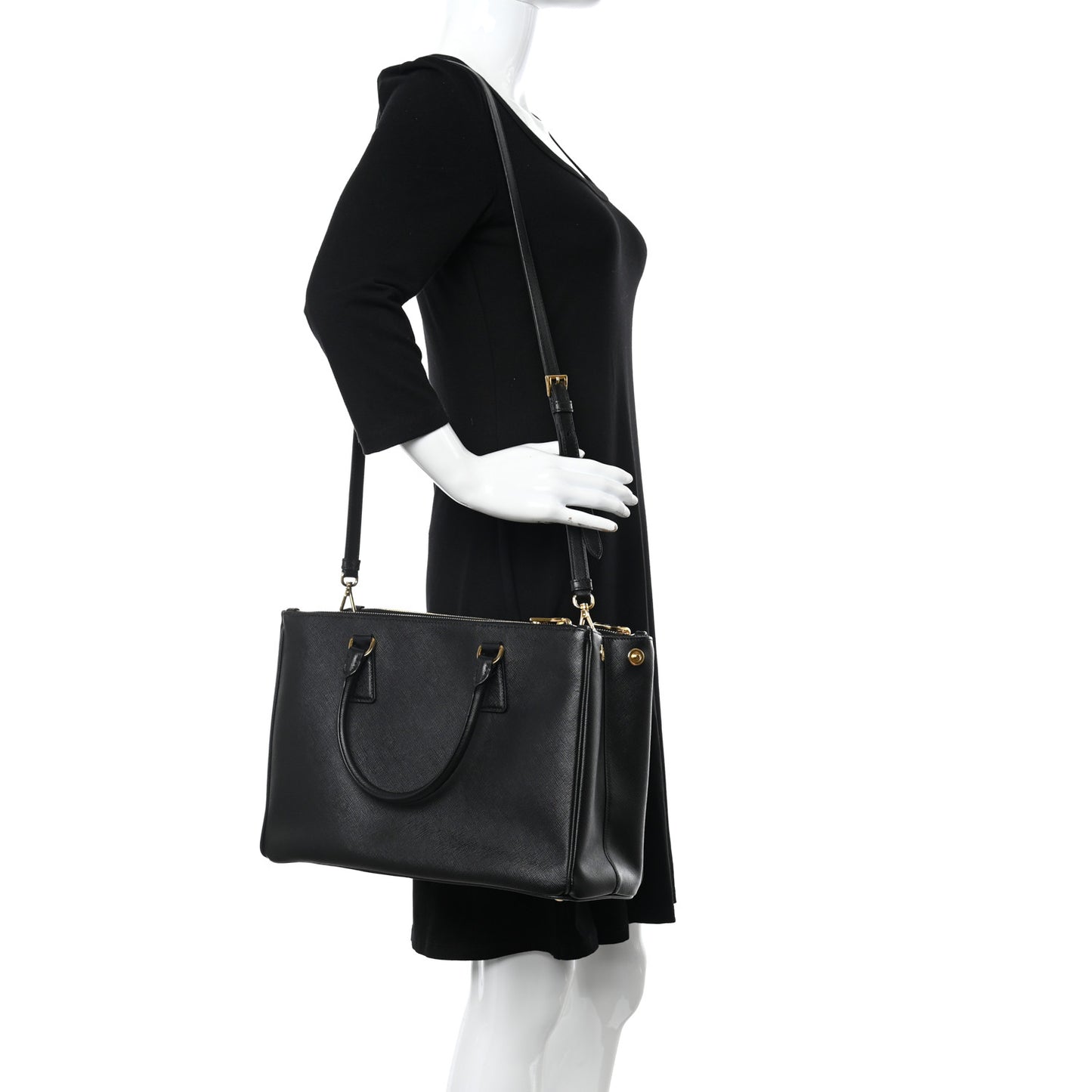 Saffiano Medium Galleria Double Zip Tote Black