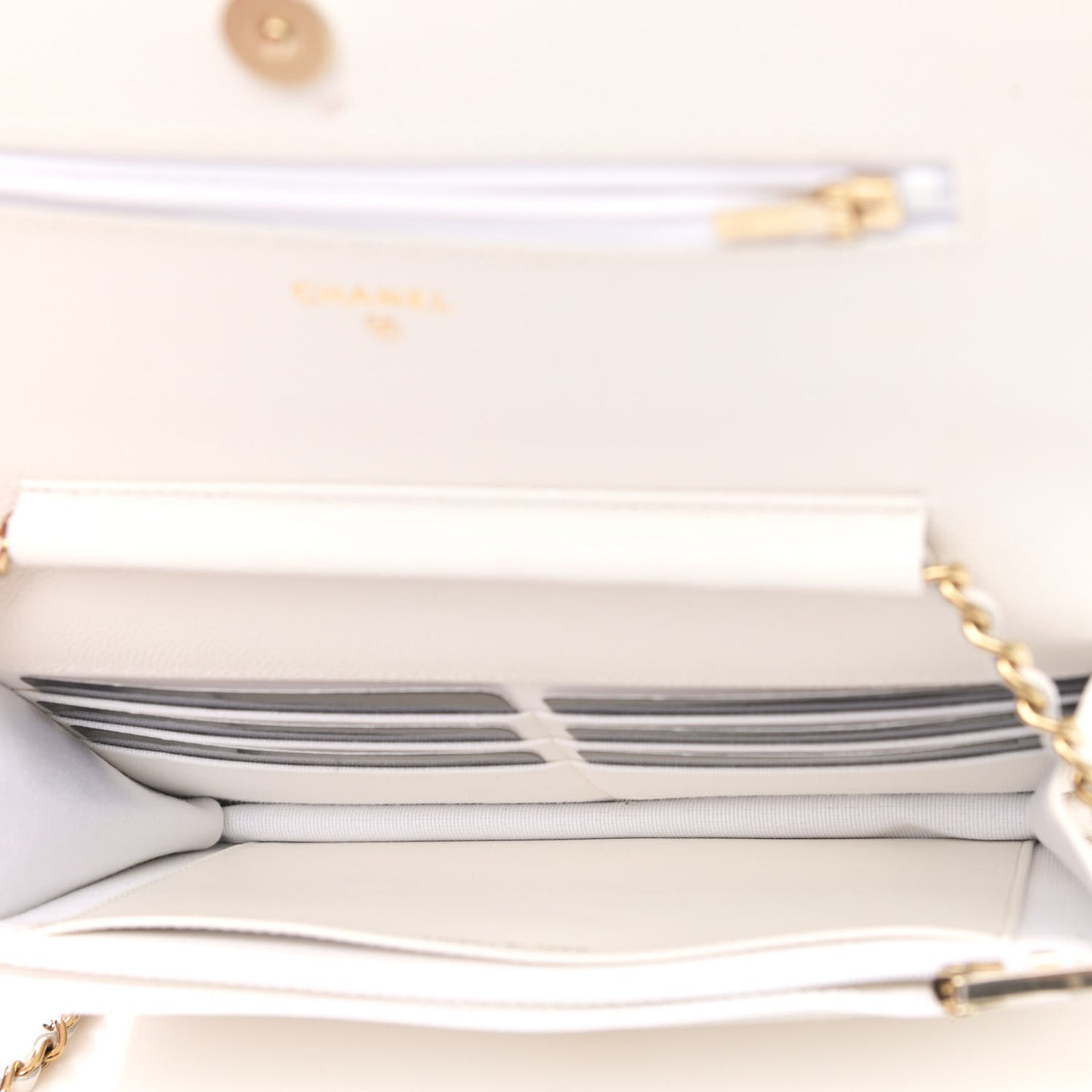 Caviar Quilted Wallet On Chain WOC White