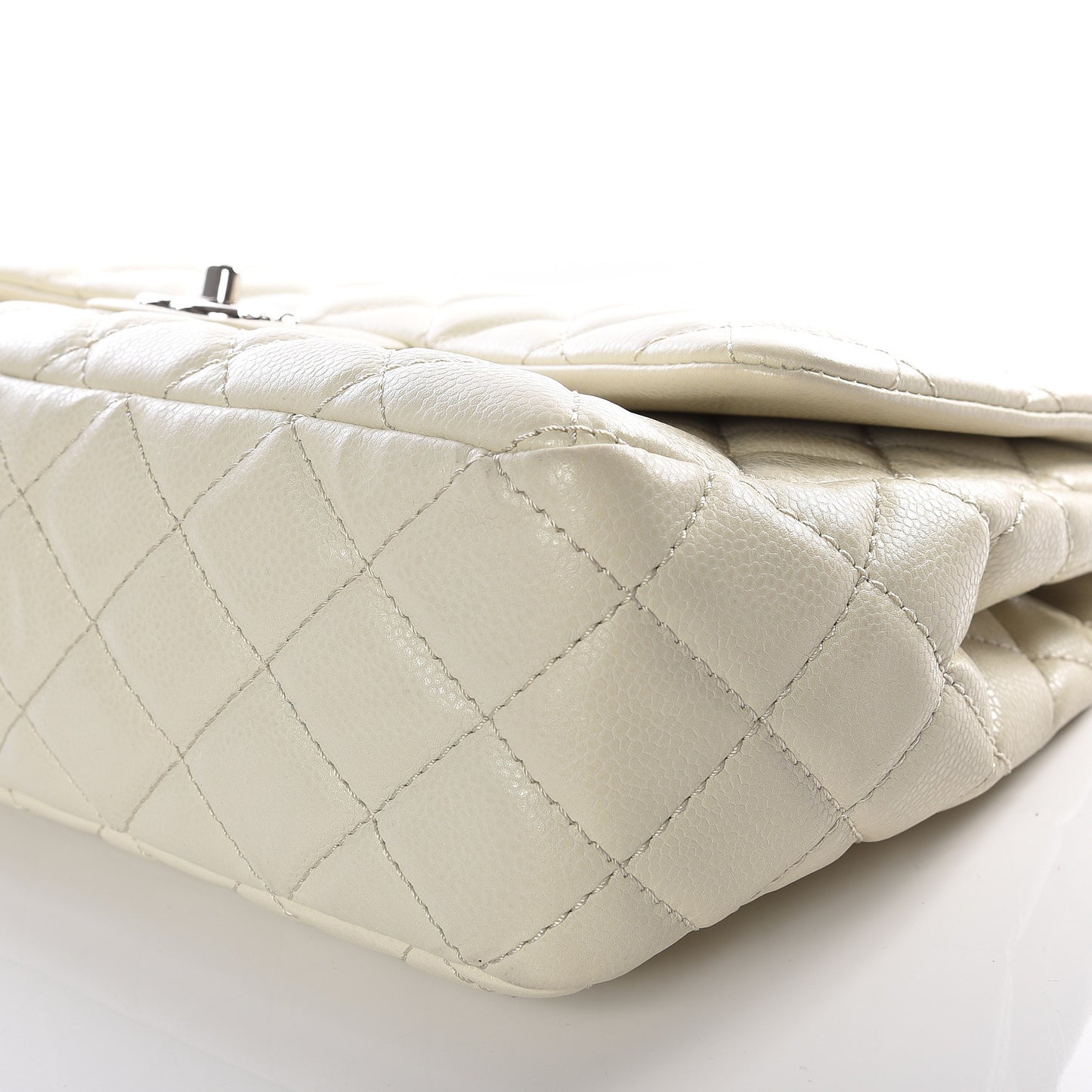 Caviar Jumbo Single Flap Off White