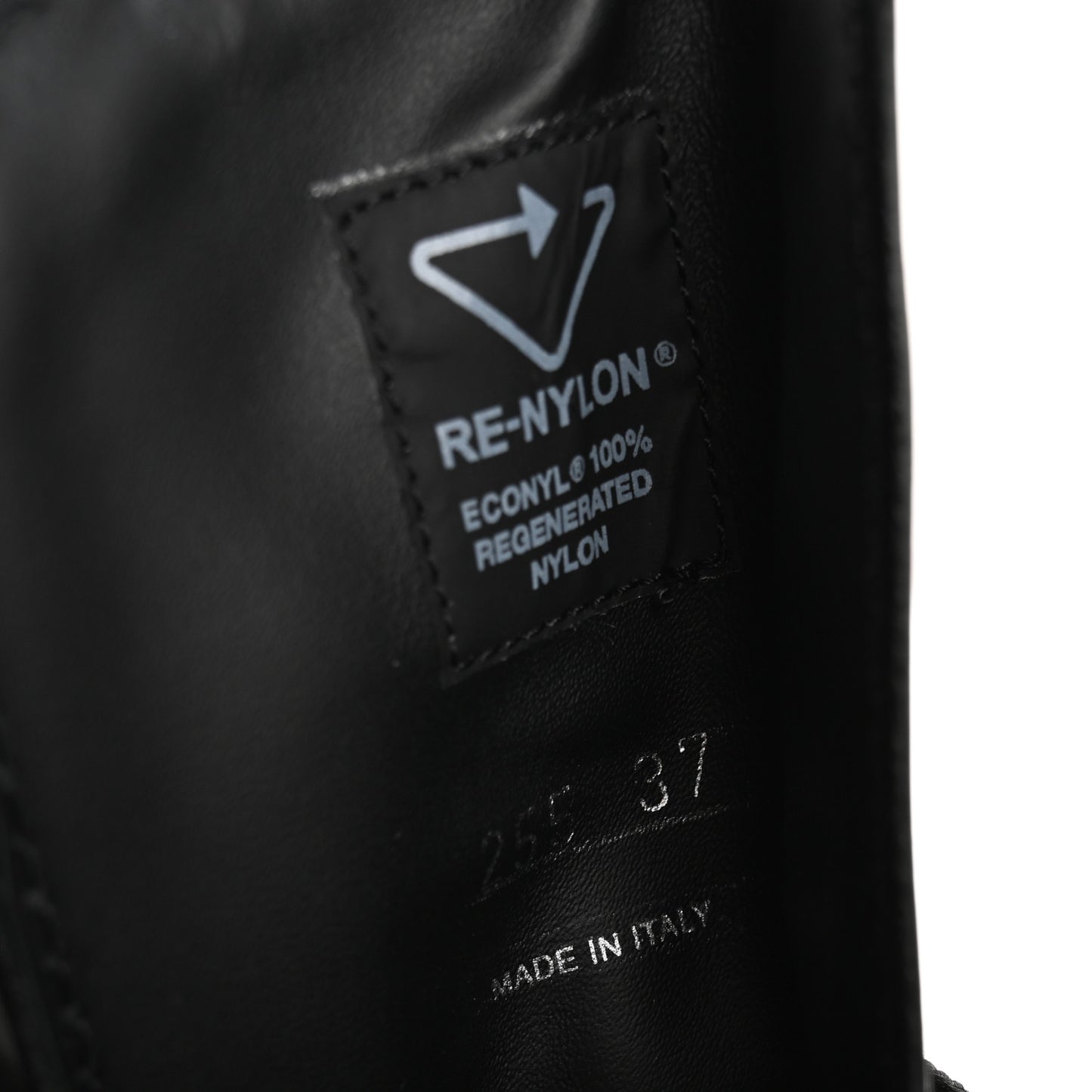 Spazzolato Rois Re-Nylon Metal Triangle Logo Monolith Pouch Pocket 55mm Boots 37 Black