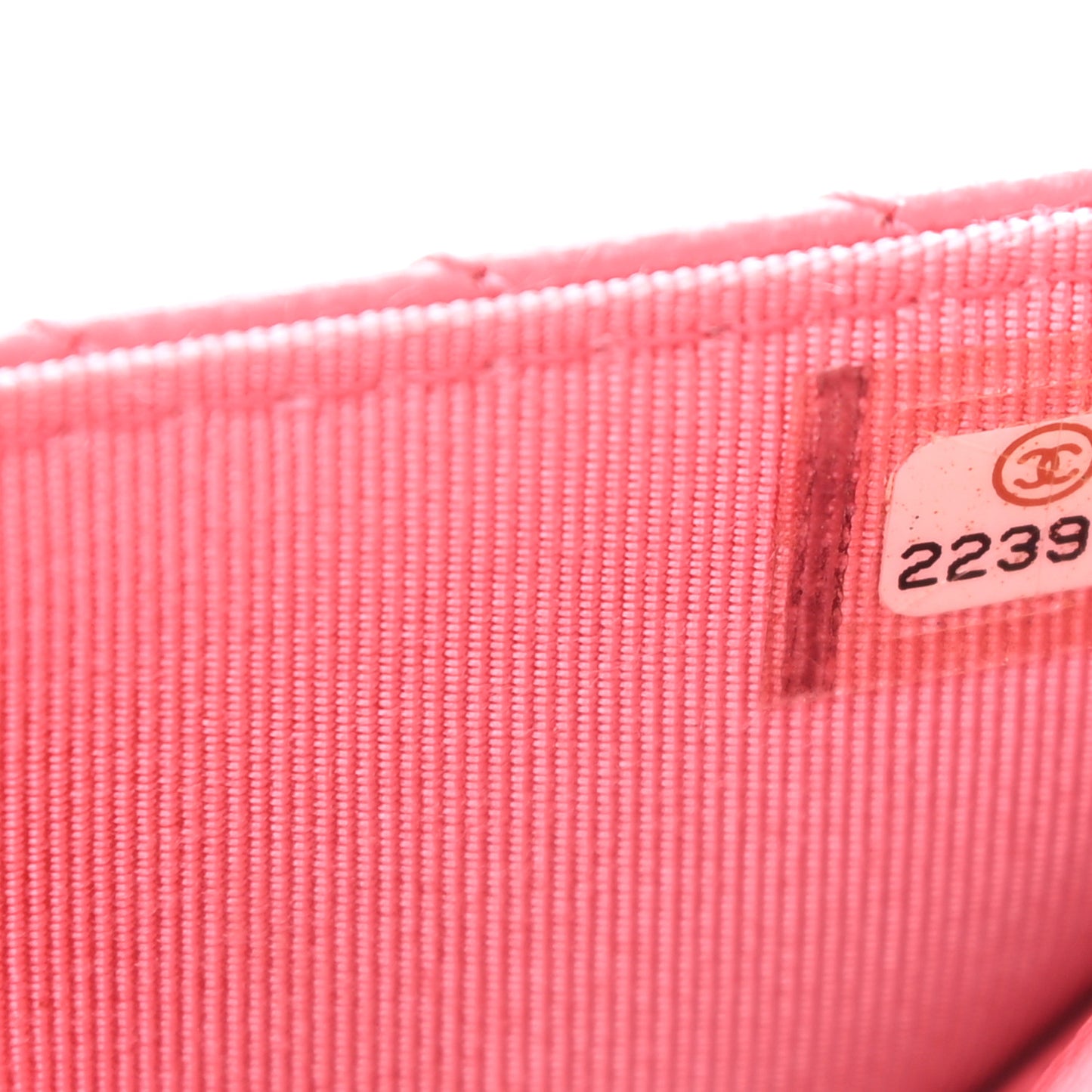 Caviar Chevron Quilted Wallet On Chain WOC Pink