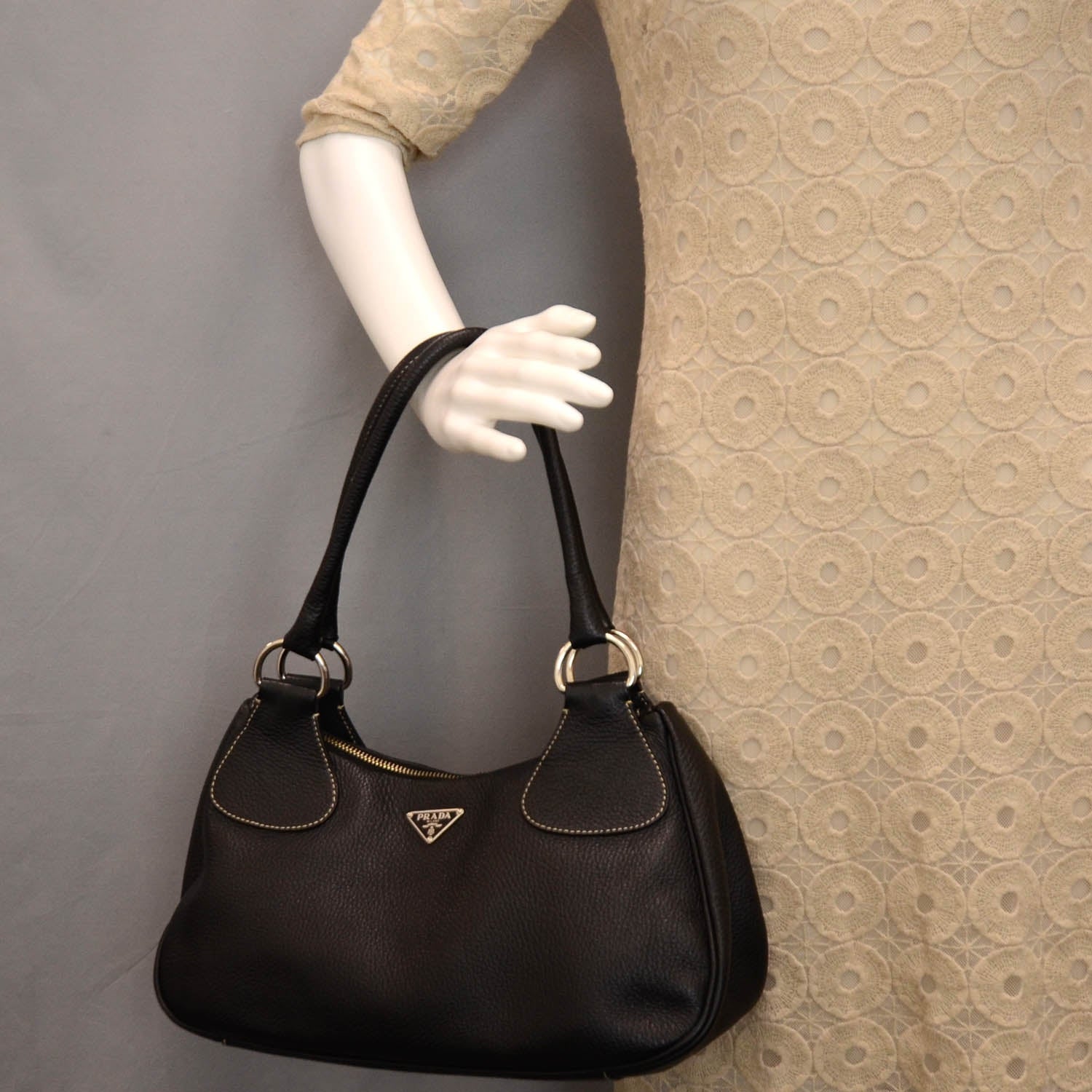 Prada Vitello Daino Box Shoulder Bag Nero Black 39264 – FASHIONPHILE