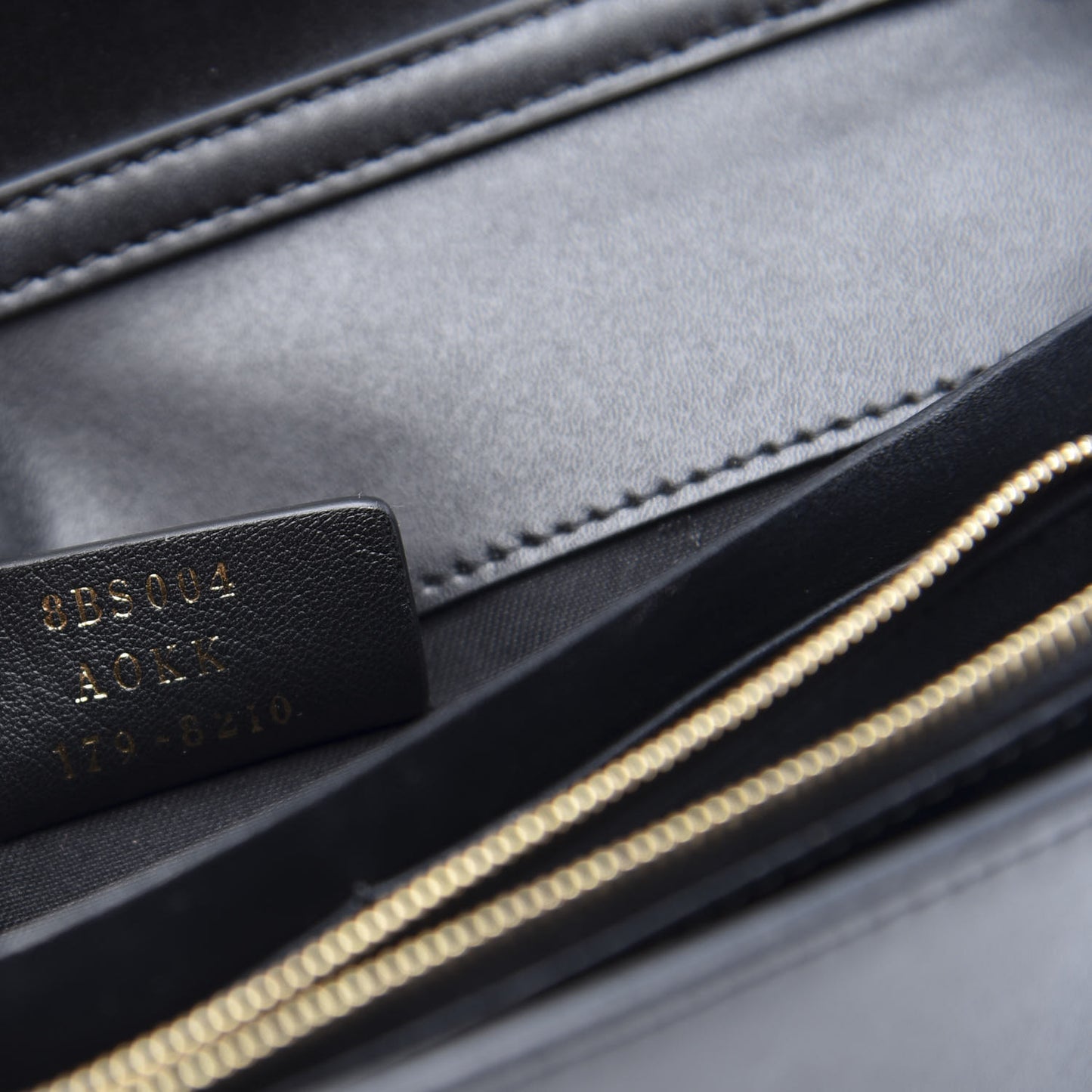 Vitello Liberty Lucido F is Fendi Wallet on Chain Black