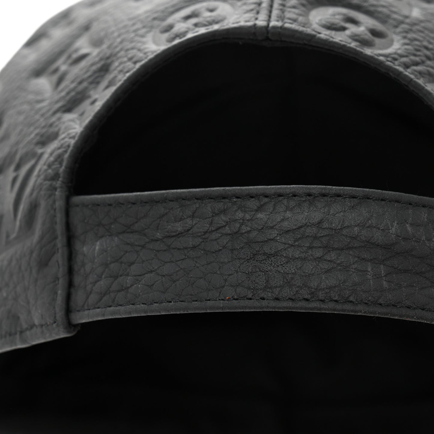 Taurillon Monogram 1.0 Cap Black