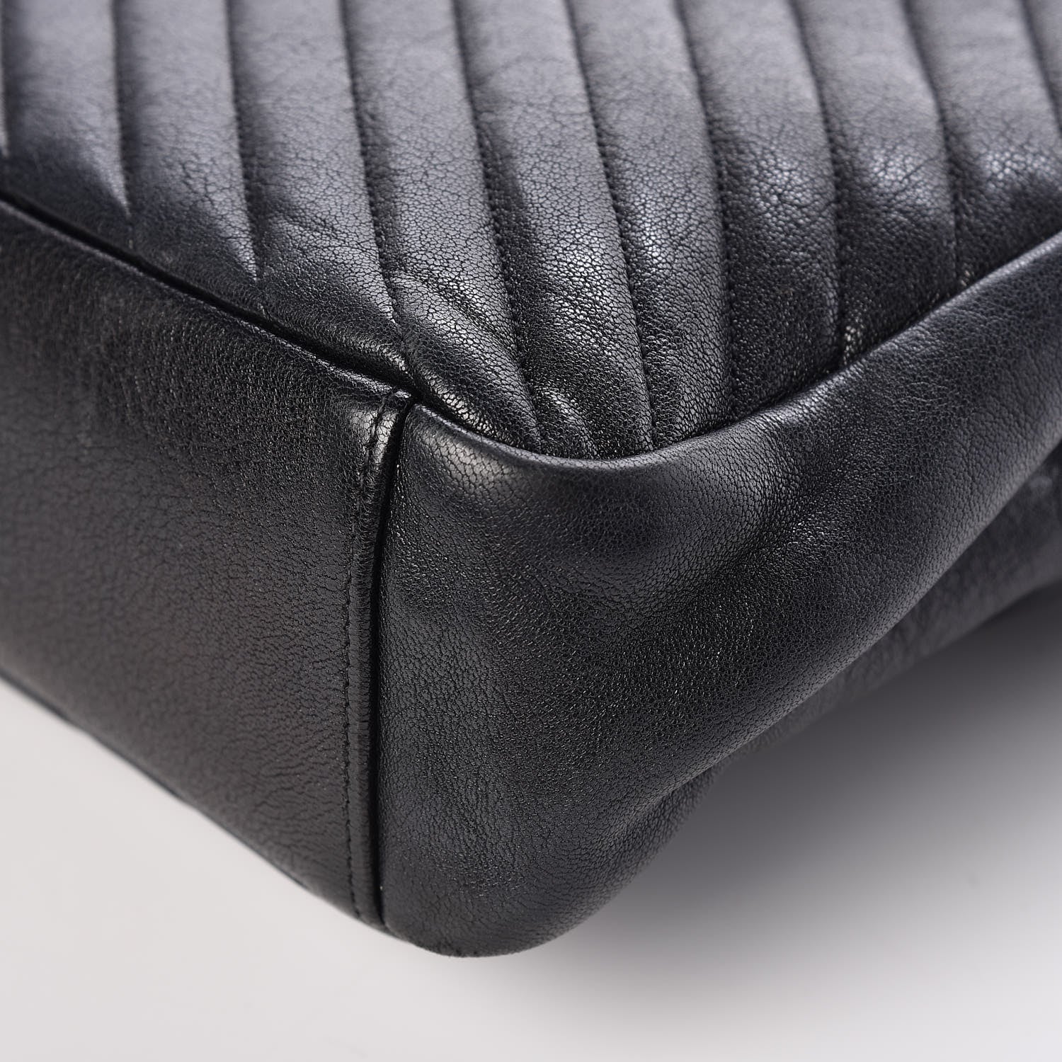 Saint Laurent Sheepskin Matelasse Chevron Monogram Large College Satchel Black 10 of 14