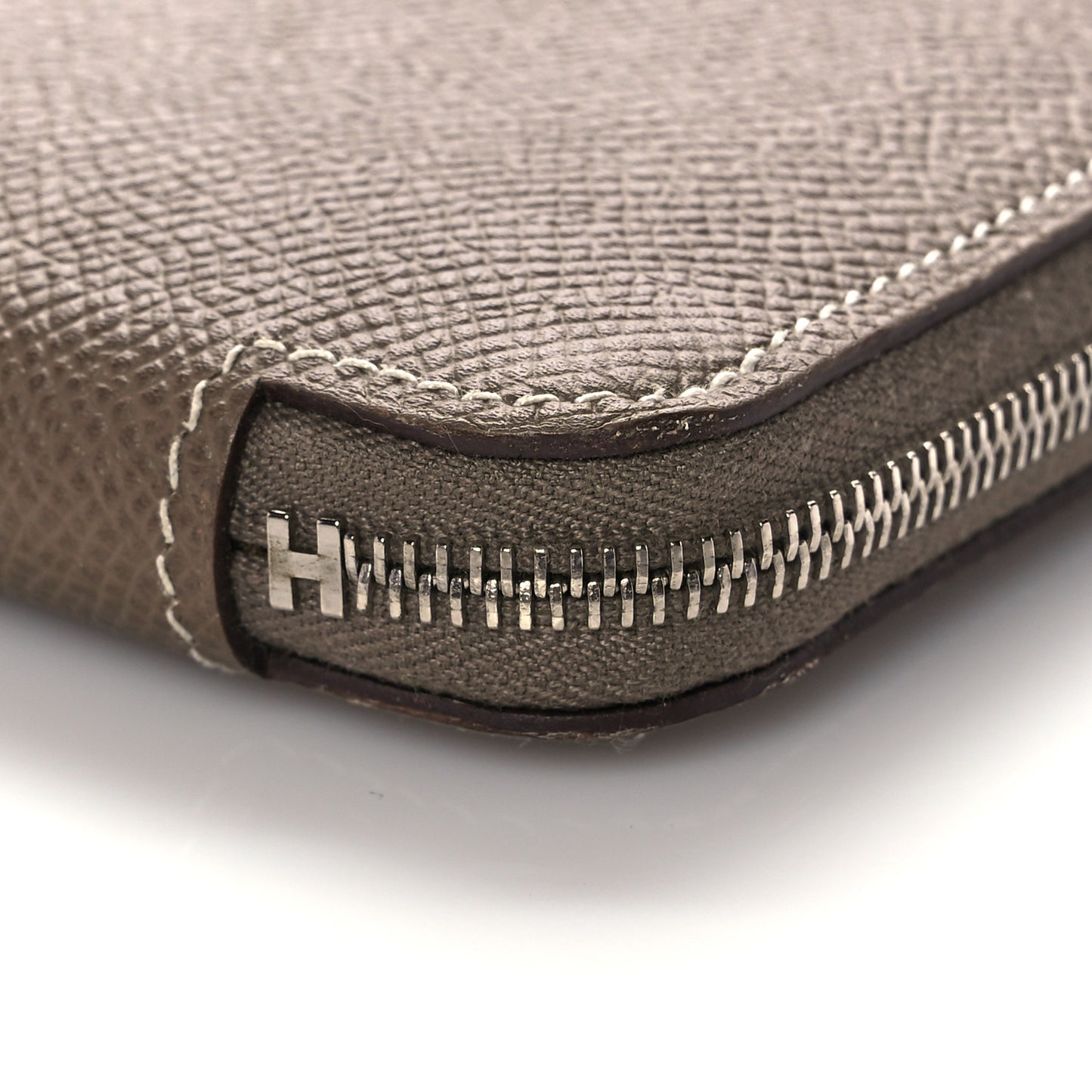 Epsom Silk'in Compact Wallet Etoupe