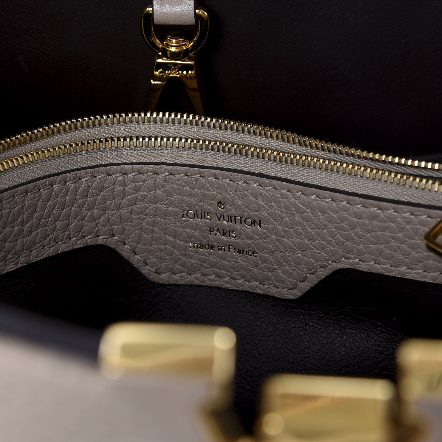 Louis Vuitton Taurillon Capucines MM Galet 5 of 10