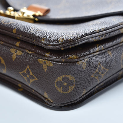 Louis Vuitton Monogram Pochette Metis 10 of 17