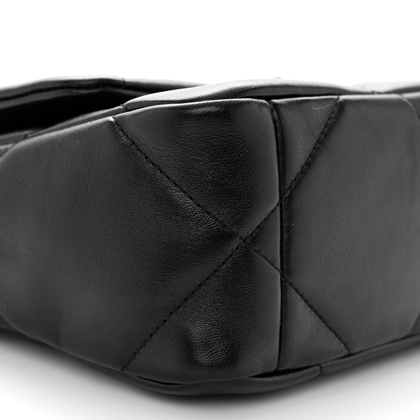 Lambskin Quilted Medium Chanel 19 Flap So Black