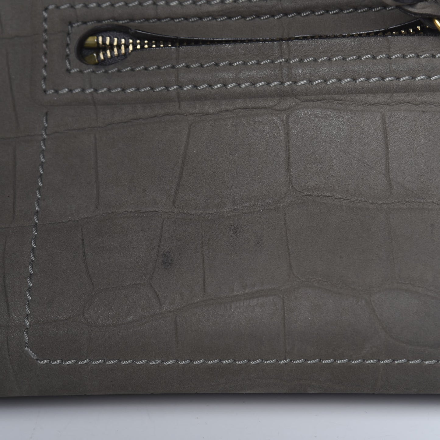 Crocodile Embossed Nubuck Medium Phantom Luggage Grey
