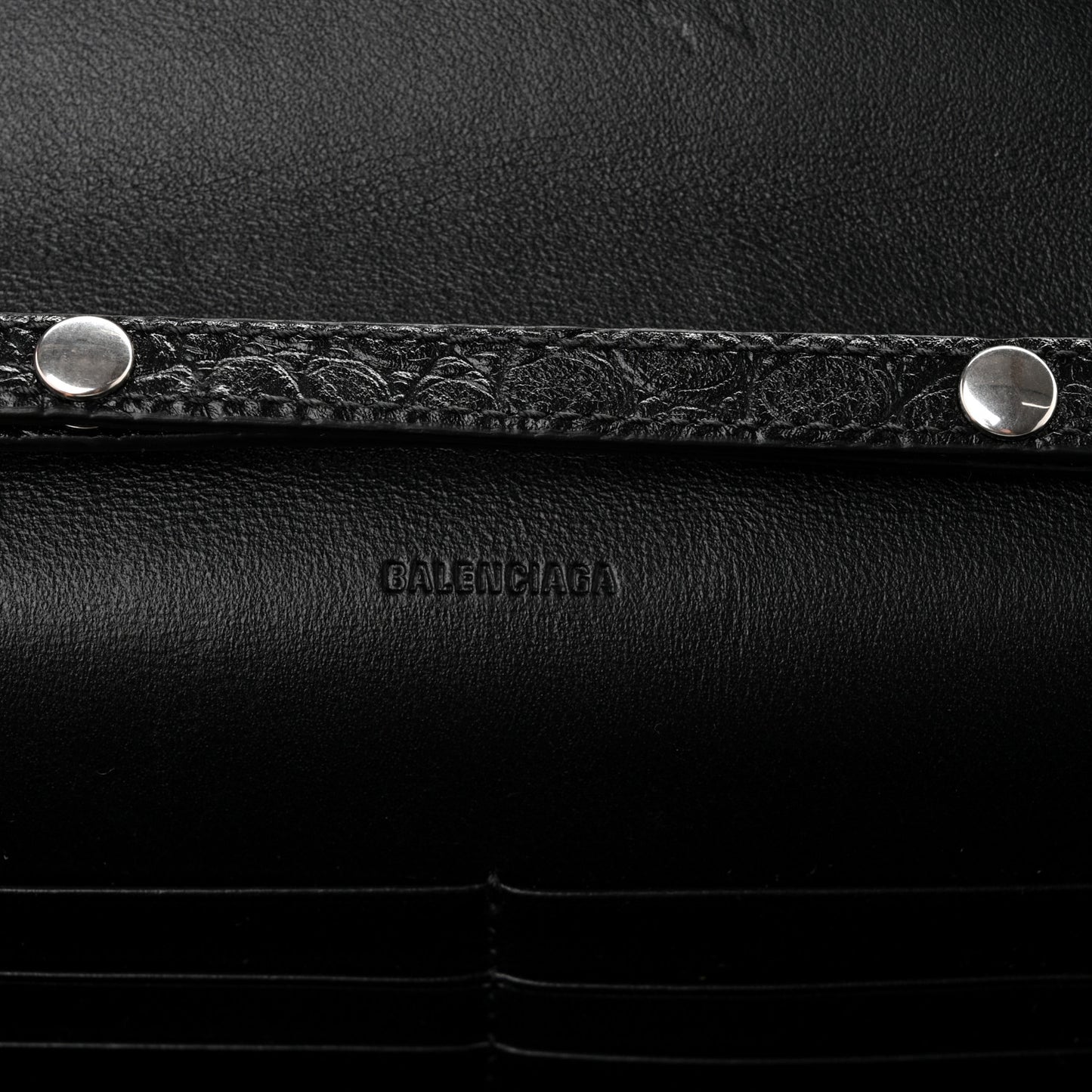 Crocodile Embossed Calfskin Classic Silver Hardware Le City Wallet On Chain Black