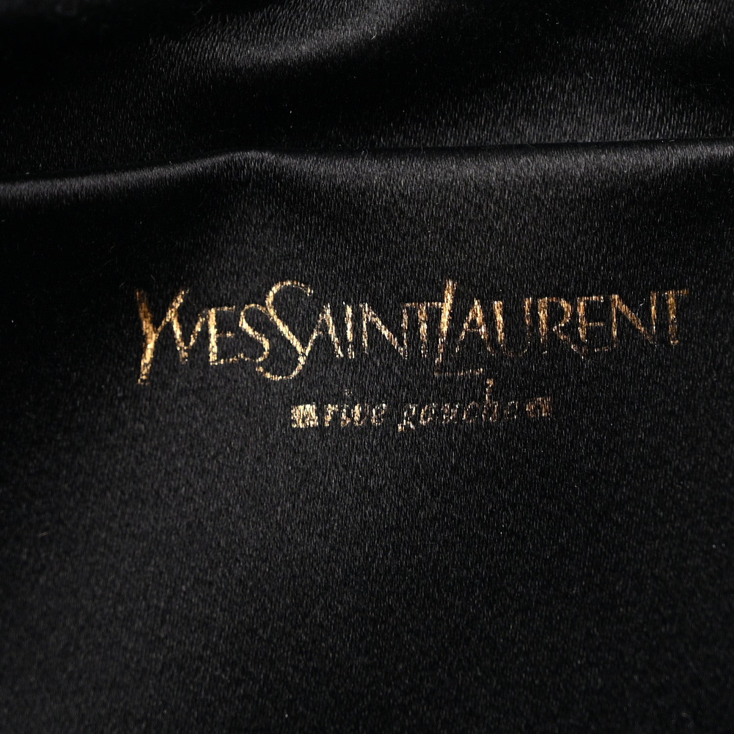 Saint Laurent Textured Patent Monogram Small Belle De Jour Clutch Black 6 of 7