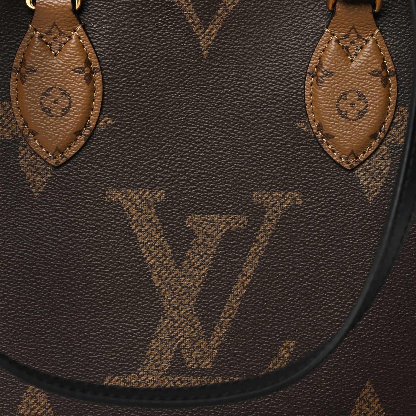Reverse Monogram Giant Onthego MM