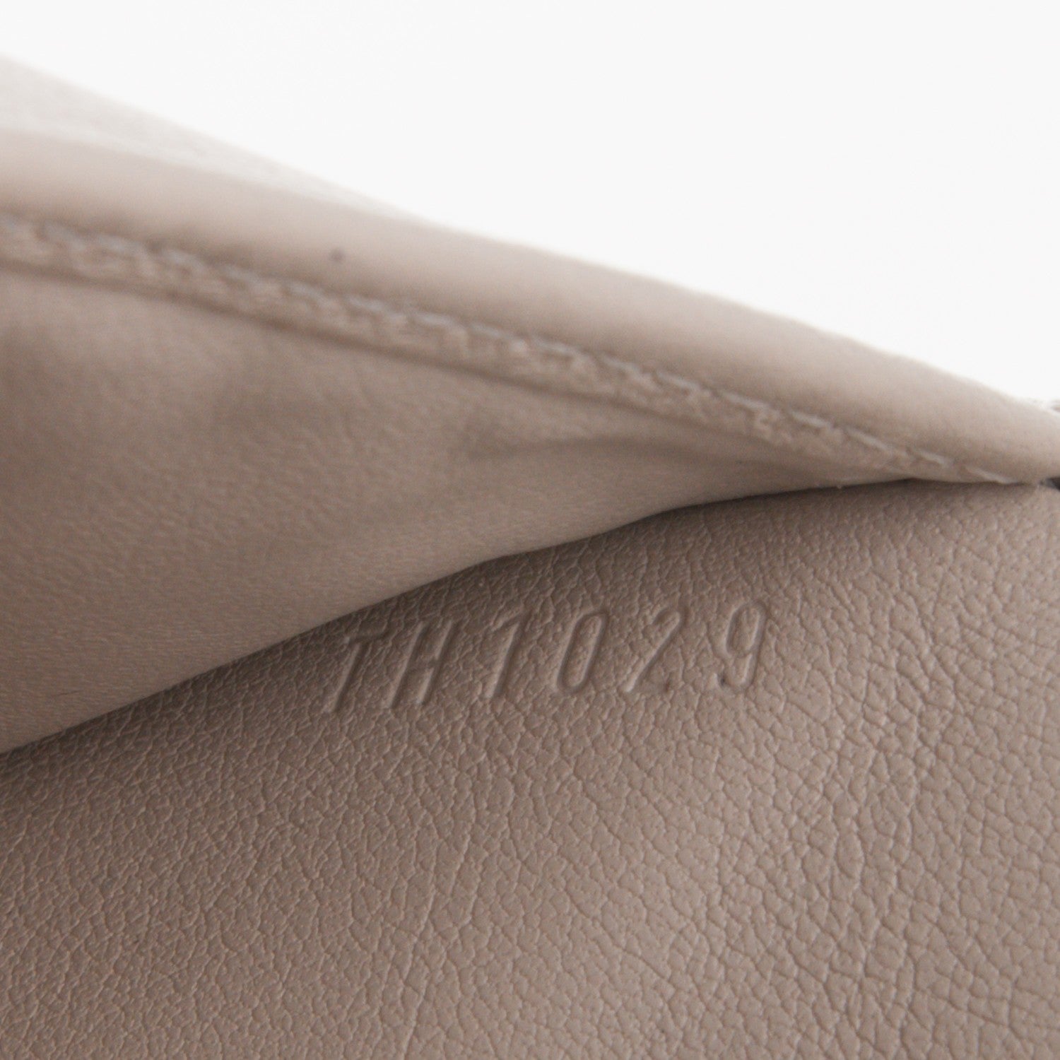 Louis Vuitton Mahina Amelia Wallet Ivory 7 of 7