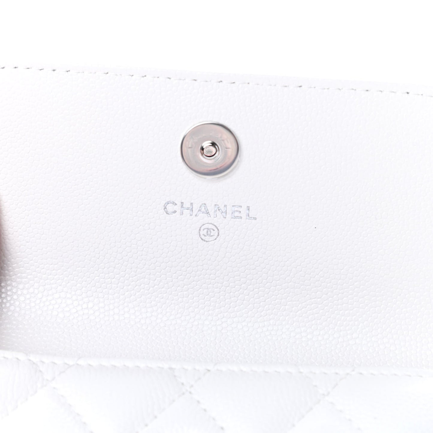 Caviar Quilted My Everything Belt Flap Card Holder White