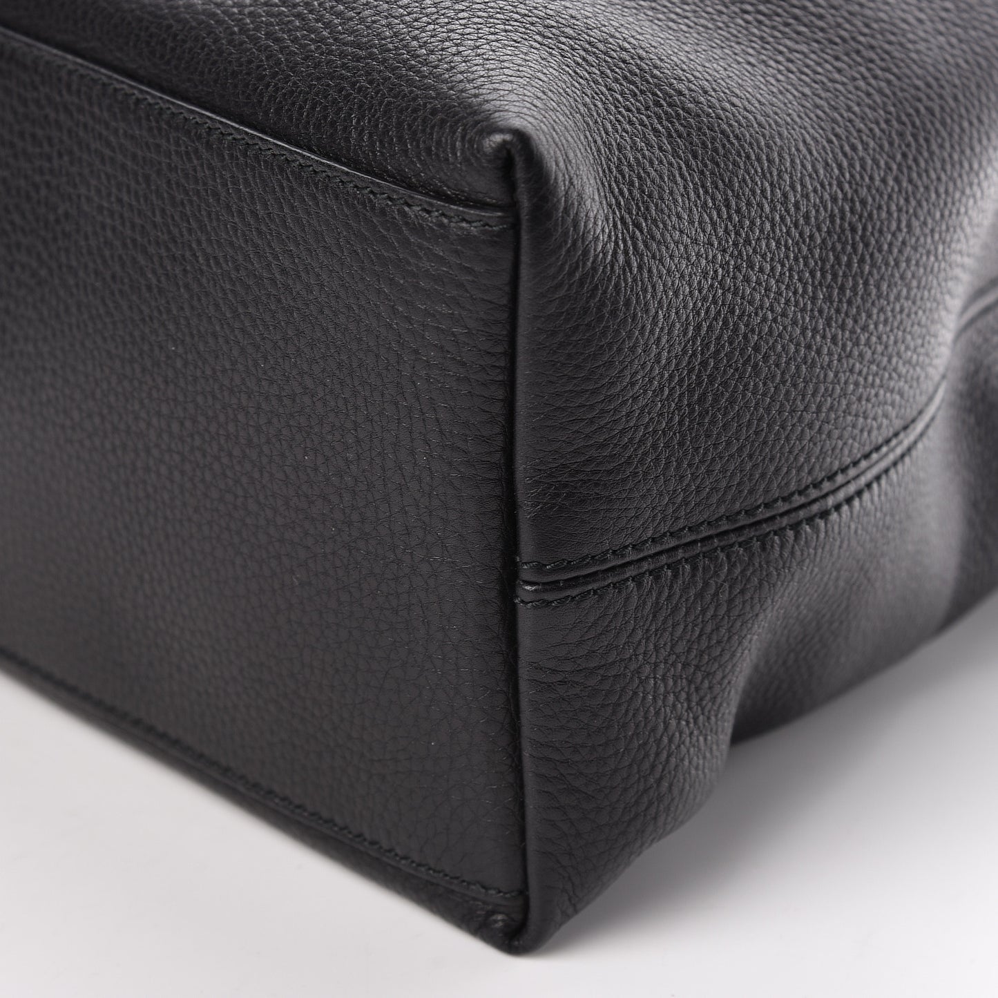 Pebbled Calfskin Medium Soho Chain Shoulder Bag Black