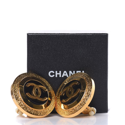 Chanel Enamel CC Clip On Earrings Black Gold 5 of 5