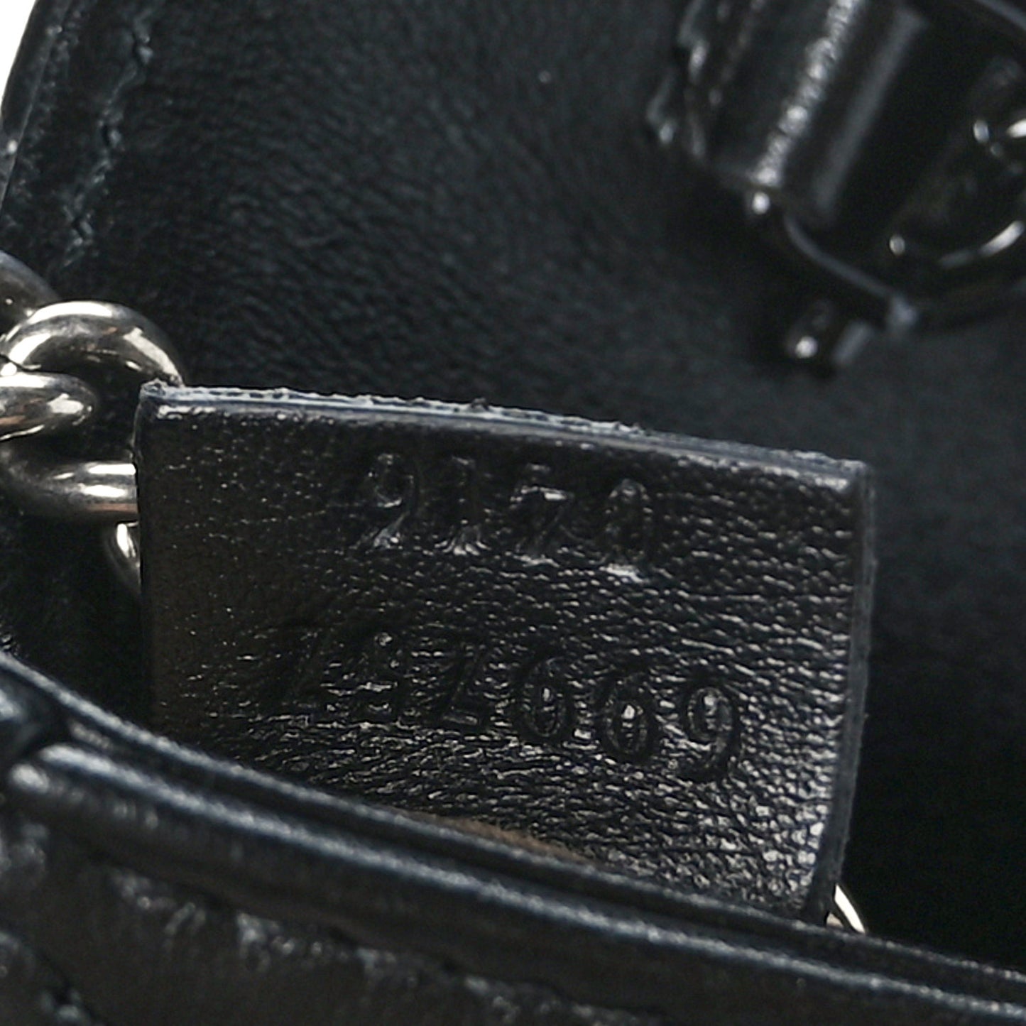 Calfskin Matelasse Monochrome GG Marmont Chain Belt Bag Black