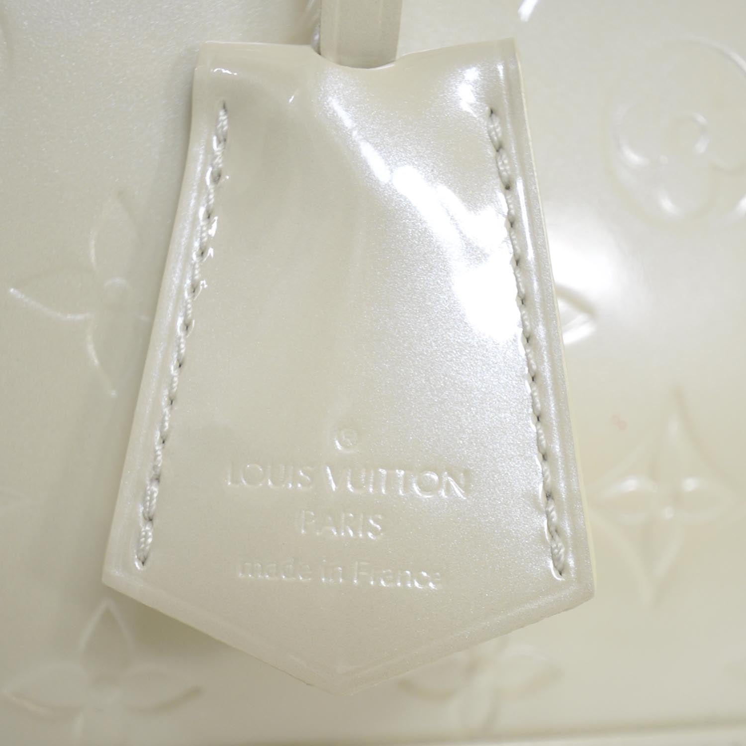 Louis Vuitton Vernis Alma MM Blanc Corail 7 of 9