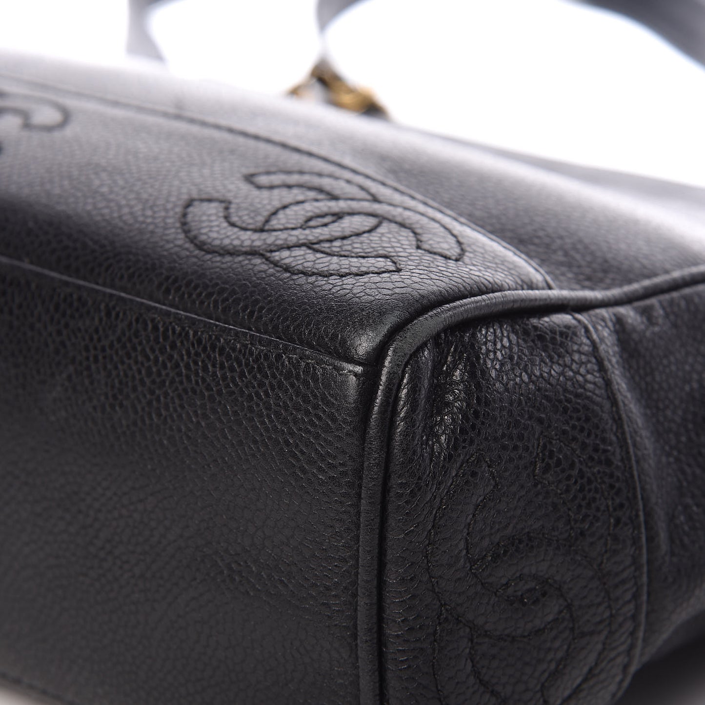 Caviar CC Shoulder Bag Black