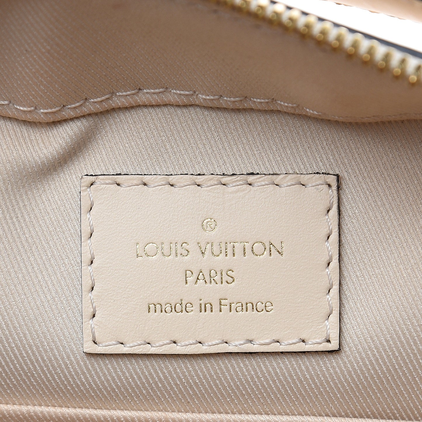 Monogram Saintonge Creme