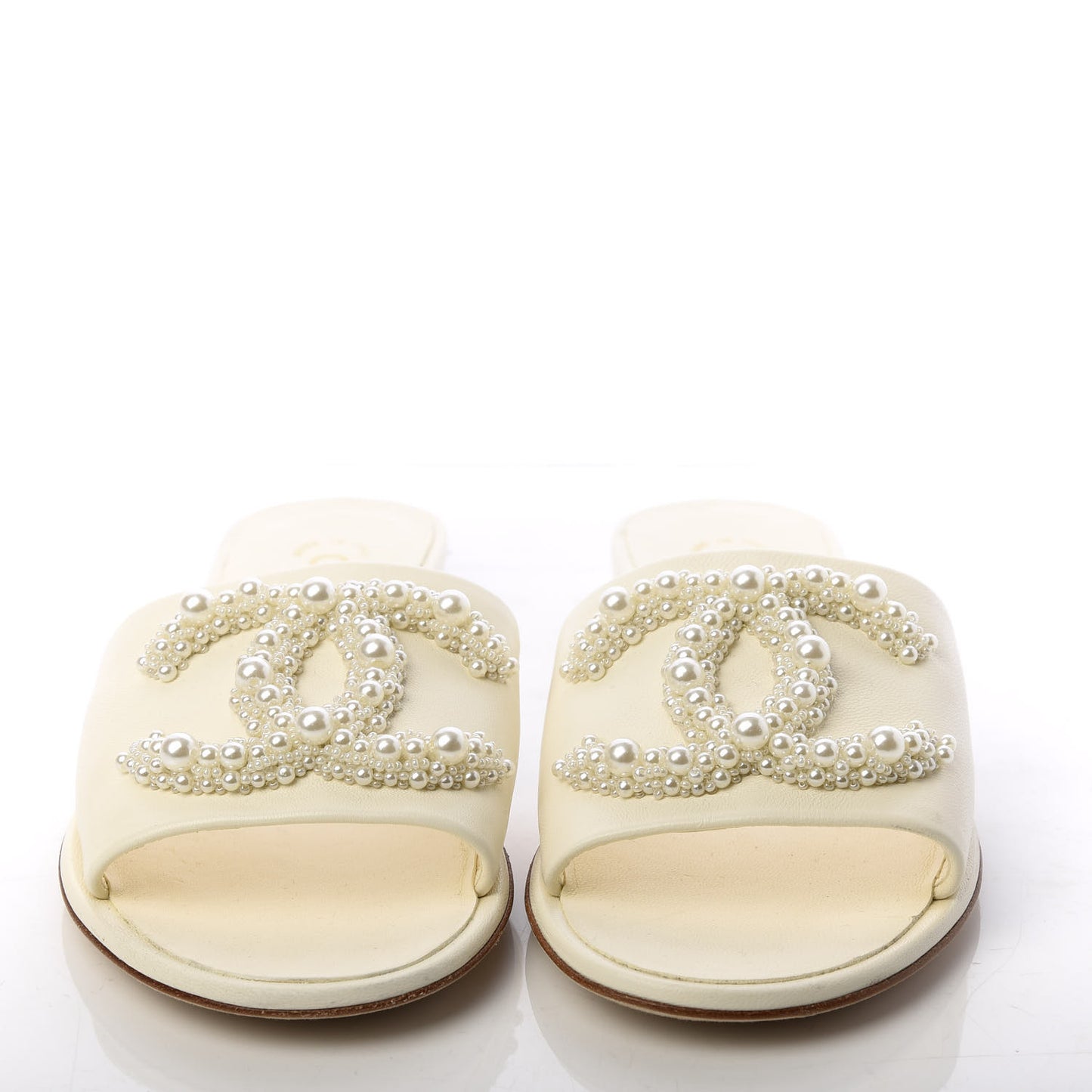 Lambskin Pearl CC Flat Sandals 37.5 Ivory