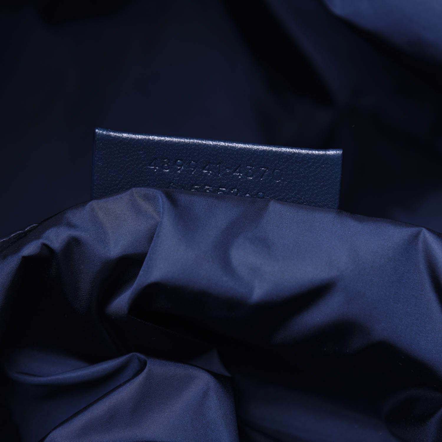 Balenciaga Textured Sport Nylon Logo Embroidered M Wheel Gym Bag Bleu Navy Rouge 7 of 10