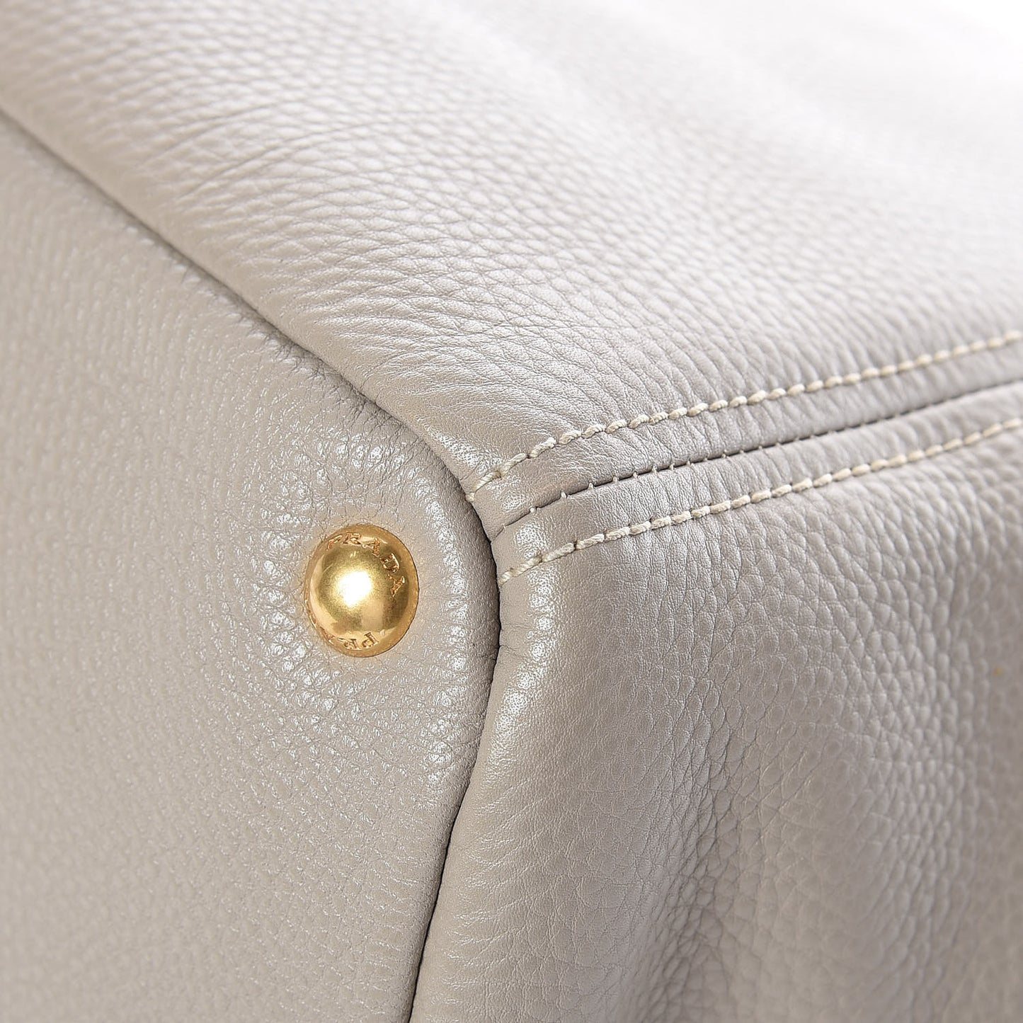 Vitello Daino Side Pocket Hobo Pomice