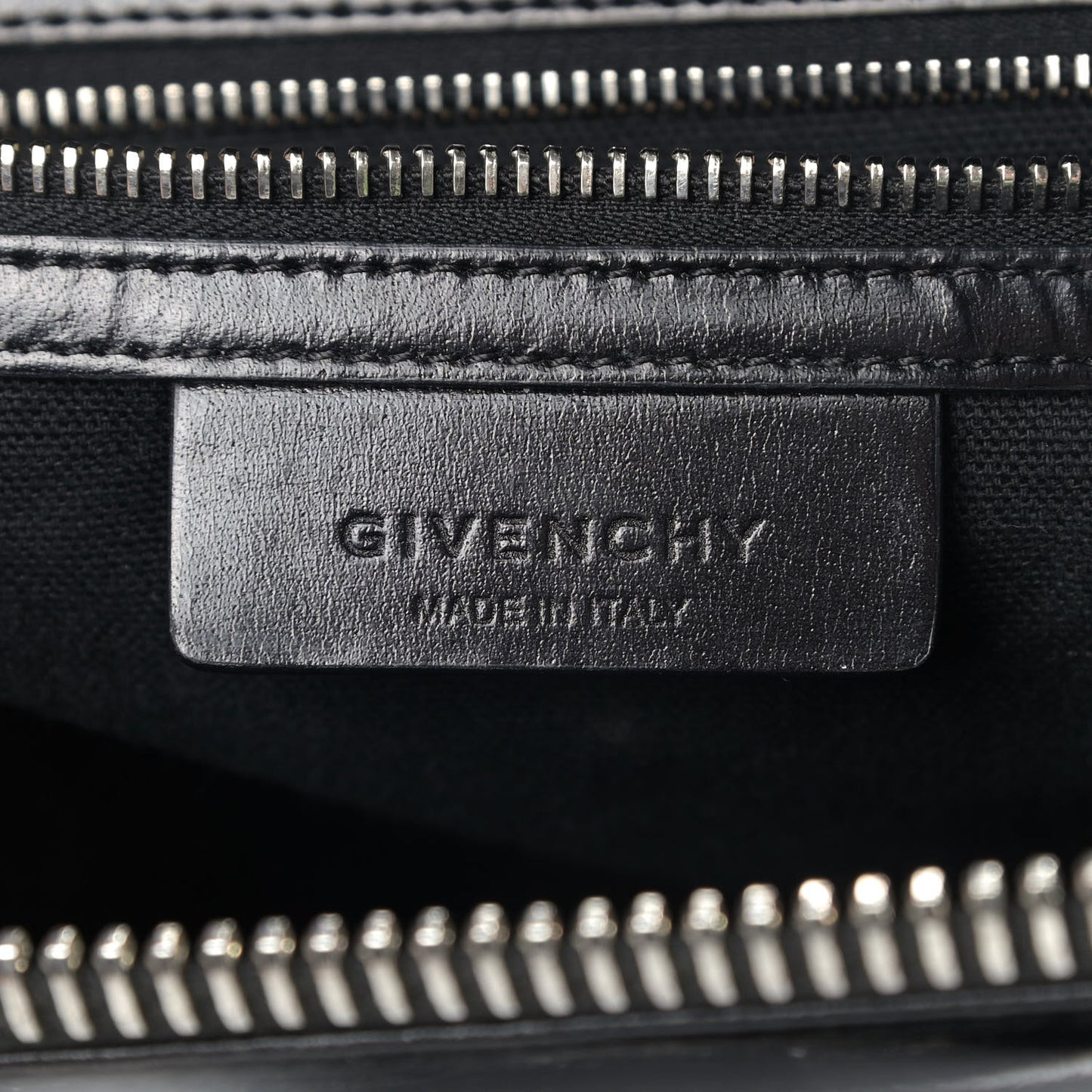 Shiny Lord Calfskin Small Antigona Black